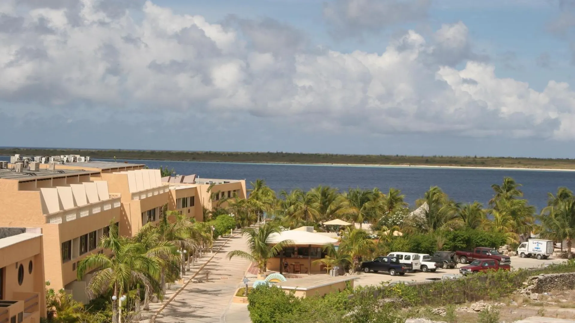 Eden Beach Resort - Bonaire クラレンダイク ボネール、シント・ユースタティウスおよびサバ
