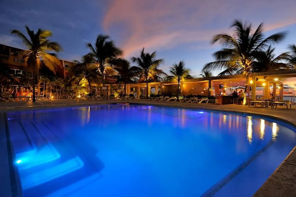 Eden Beach Resort - Bonaire クラレンダイク 3*,  ボネール、シント・ユースタティウスおよびサバ