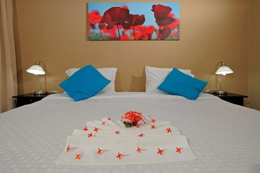 Eden Beach Resort - Bonaire クラレンダイク