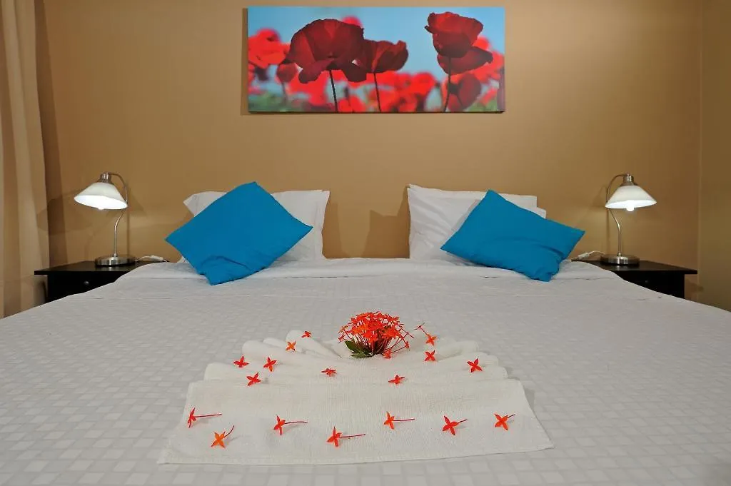 Eden Beach Resort - Bonaire クラレンダイク